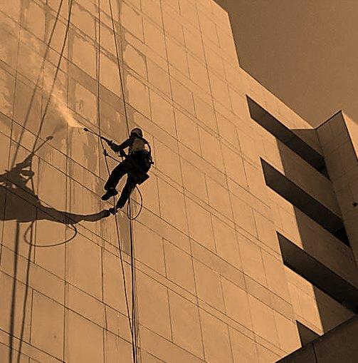 Una empresa de construcci�n tiene que disponer del Resgistro de empresa acreditada, REA.