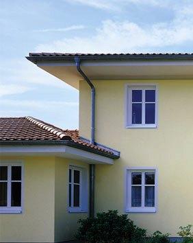 Pintura de viviendas En la construcción civil la pintura representa una operación de gran importancia. Dé a su casa una vida nueva.