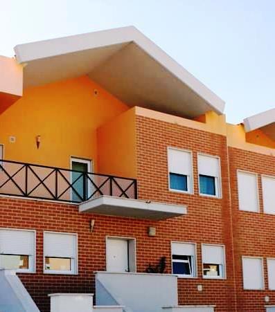 Las reformas, realizadas a imagen de cada cliente y dando respuesta a sus necesidades, son una buena oportunidad para corregir posibles anomal�as constructivas, ambientales o funcionales, dotando simult�neamente de modernidad y beneficios a los espacios a reformar.