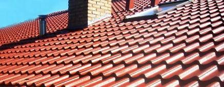 Soluciones técnicas para tejados El mortero que sive de fijación de las tejas tiene un coeficiente de dilatación térmica diferente de las tejas, de ahí que cuanfo la cubierta experiimenta variaciones térmicas, las tejas, con mortero de fijación rico en cemento, tienen poca libertad de movimiento lo que podría llevar a su fisuración.