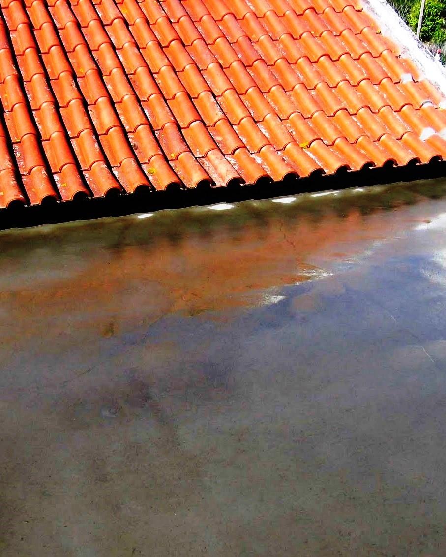 Terrazas Las terrazas son las cubiertas que presentan mayores exigencias constructivas. Debido a que tienen un grado de pendiente muy inferior a una cubierta inclinada, se pueden desarrollar enfermedades debido a la acumulación de agua en determinadas zonas de la terraza.