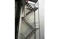 Construcción de escaleras de seguridad - estructura metálica