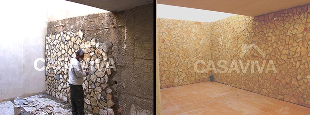Revestimiento de suelo y paredes del patio. Mosaico cermico, pinturas y piedra natural.