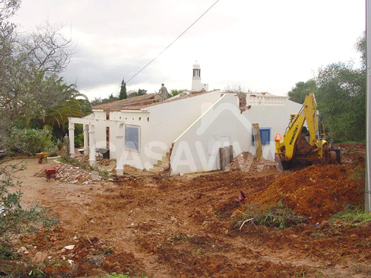 Trabajos de excavacin para la implementacin de la estructura de la ampliacin de la vivienda