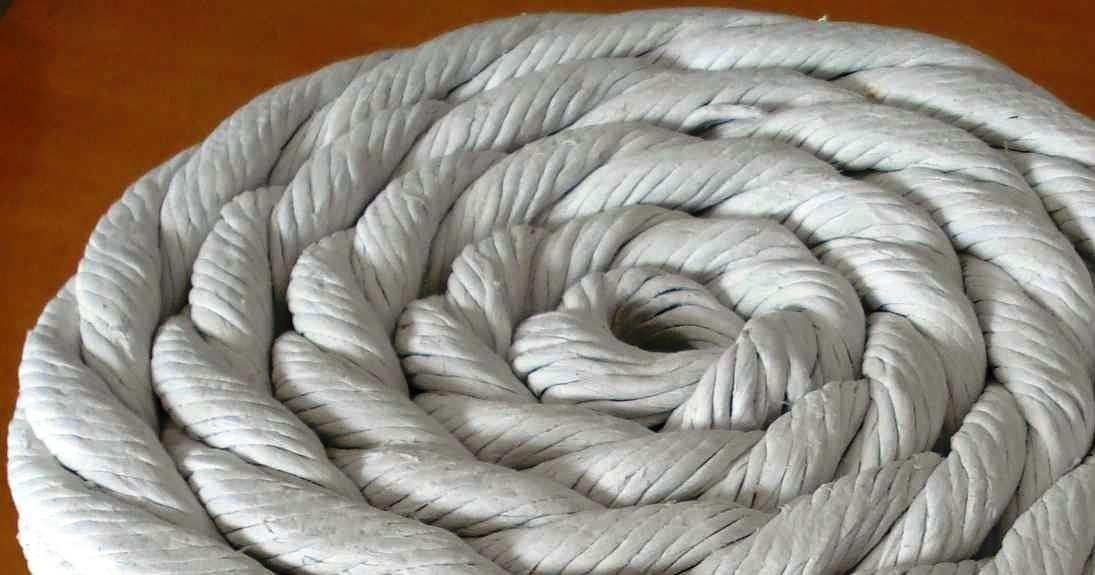 La junta de amianto es un cordn de amianto usado para el aislamiento trmico, fabricada con calibre redondo, cuadrado, tubular o rectangular.