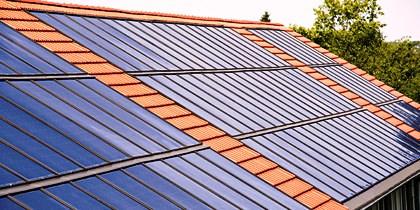 La energa solar es limpia, barata y puede utilizarse en la produccin de calor o electricidad a travs de colectores o paneles solares.