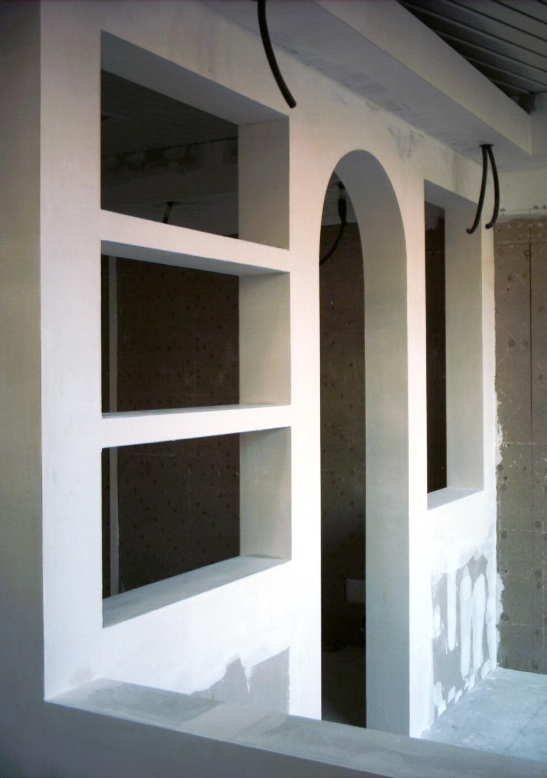 El Cartn Yeso tiene la ventaja de la rapidez de montaje e instalacin, economa en su uso, acabados finales perfectos y paredes ms finas.