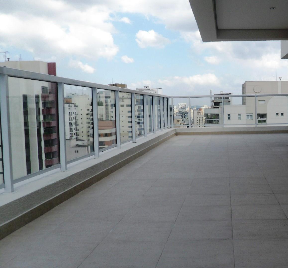 Hay varias soluciones de revestimiento para terrazas como azulejos de cermica, placas ptreas y membranas bituminosas.